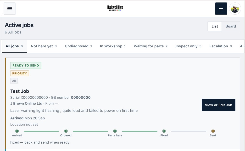 The same active jobs list on a narrow screen, with a progress line from Arrived to Sent